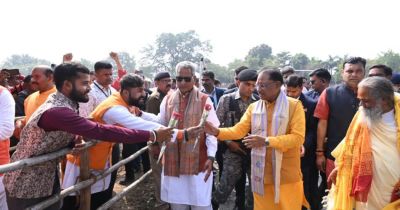 मुख्यमंत्री विष्णु देव साय शिवरीनारायण हेलीपेड पहुंचे, स्थानीय नागरिकों और अधिकारियों ने किया आत्मीय स्वागत