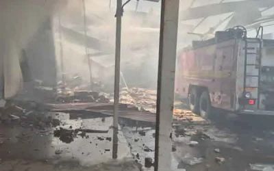 पटाखा फैक्ट्री में विस्फोट के बाद लगी भीषण आग, 18 मजदूरों की मौत, 3 की हालत गंभीर 