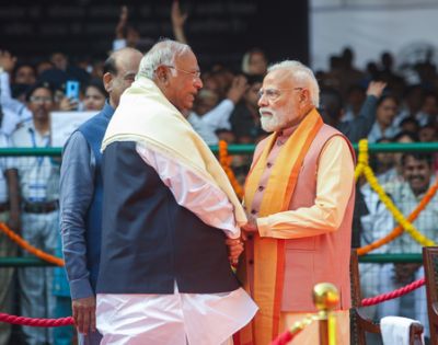 पीएम मोदी ने मल्लिकार्जुन खड़गे को जन्मदिन पर दी बधाई पीएम मोदी ने मल्लिकार्जुन खड़गे को जन्मदिन पर दी बधाई