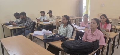 अग्रसेन महाविद्यालय में छात्रों ने सीखी पत्रकारिता की बारीकियां अग्रसेन महाविद्यालय में छात्रों ने सीखी पत्रकारिता की बारीकियां