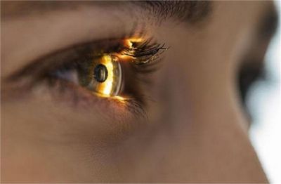 आंखें दे रही चेतावनी! इस परेशानी को न करें नजरअंदाज, यह खतरनाक संकेत बन सकता है जानलेवा आंखें दे रही चेतावनी! इस परेशानी को न करें नजरअंदाज, यह खतरनाक संकेत बन सकता है जानलेवा