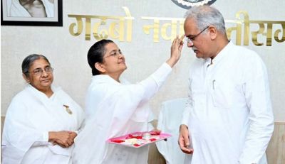 ब्रह्मकुमारी बहनों ने मुख्यमंत्री भूपेश बघेल को बांधी राखी
